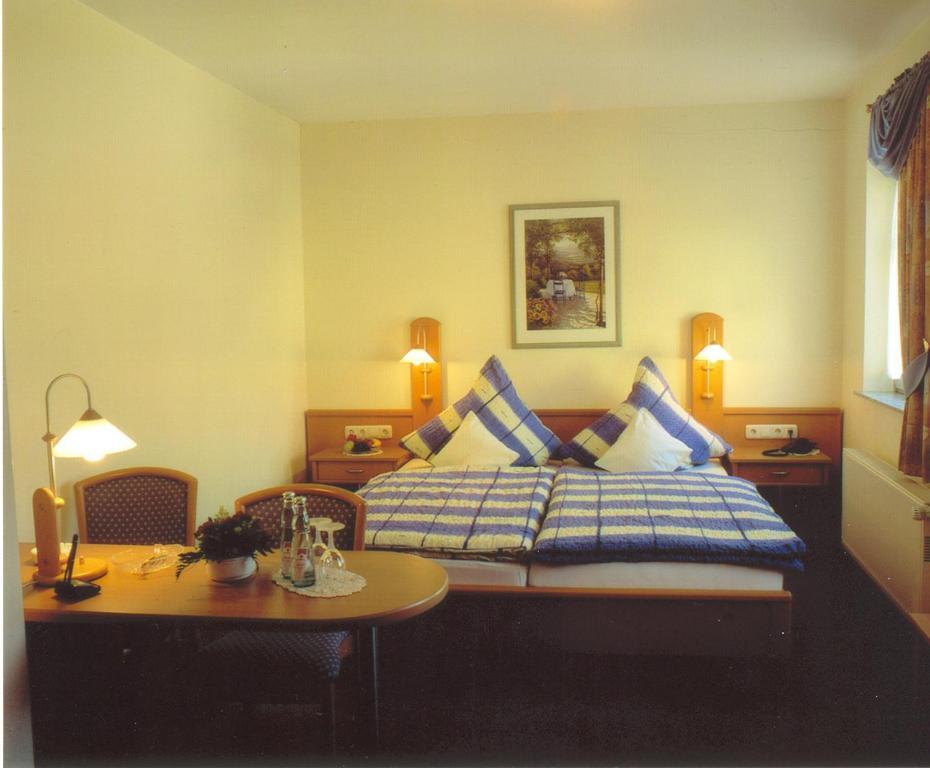 Hotel Zur Krone Birresborn Szoba fotó