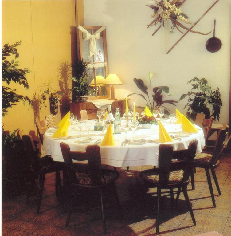 Hotel Zur Krone Birresborn Kültér fotó